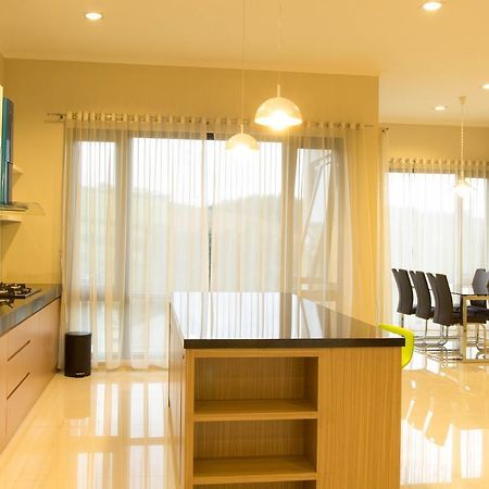 Daily Home Villa Dago Bandung Exterior foto
