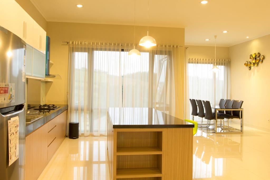 Daily Home Villa Dago Bandung Exterior foto